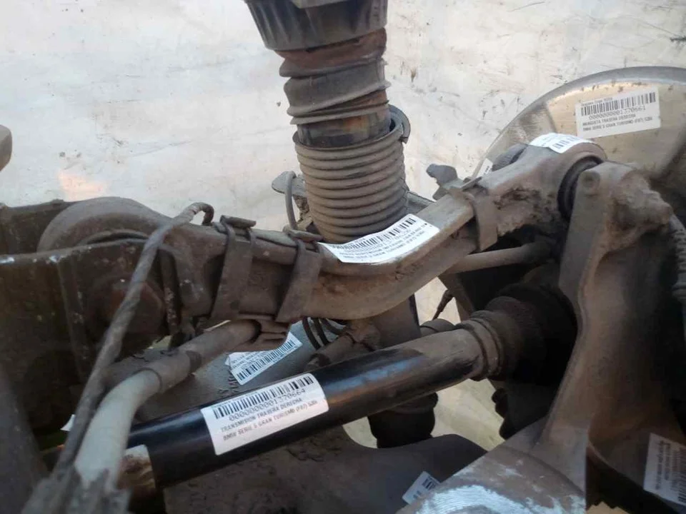 Foto de BRAZO SUSPENSION INFERIOR TRASERO DERECHO BMW SERIE 5 GRAN TURISMO (F07) 3.0 24V Turbo (306 CV / 225 KW)