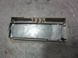 Foto de LUZ INTERIOR SEAT IBIZA (6K1) 1.4 16V (101 CV / 74 KW) referencia 1L0947105 foto 3