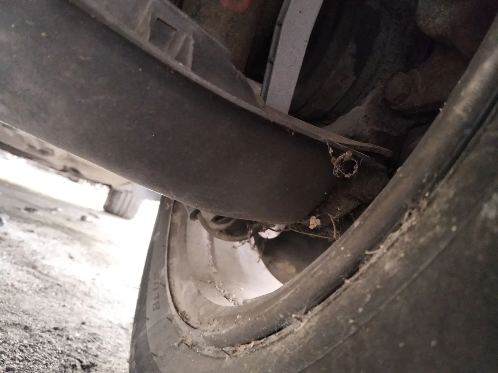 Foto de MANGUETA TRASERA IZQUIERDA MERCEDES-BENZ CLASE E (BM 210) BERLINA 3.0 Diesel CAT (136 CV / 100 KW)