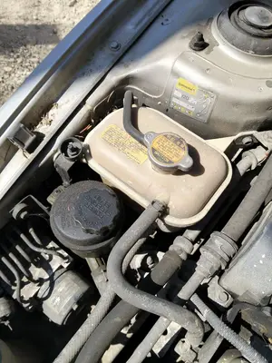 Foto de DEPOSITO EXPANSION HYUNDAI ELANTRA (XD) 2.0 CRDi CAT (113 CV / 83 KW)