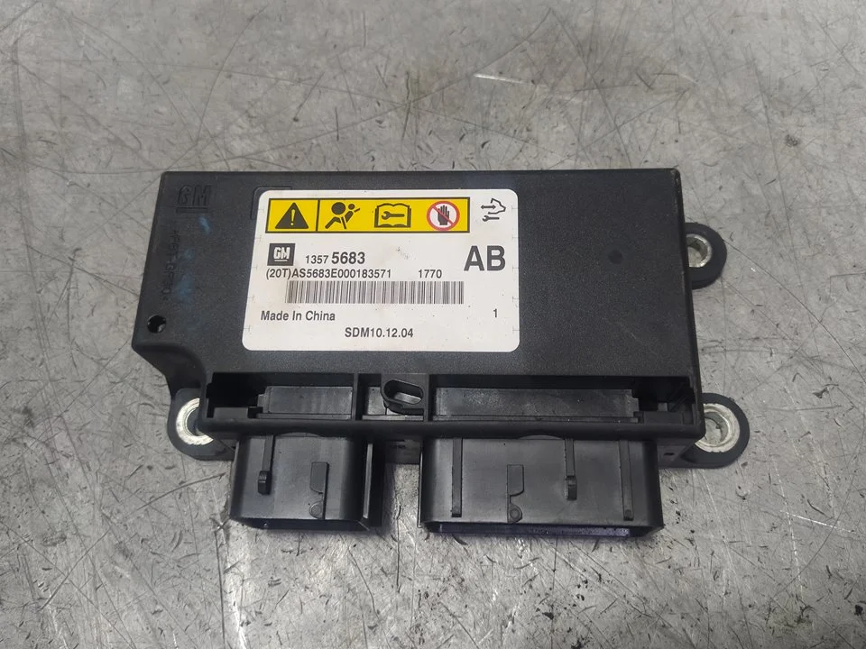 Foto de CENTRALITA AIRBAG OPEL ASTRA J BERLINA 5P 1.7 16V CDTI (110 CV / 81 KW) referencia 13575383