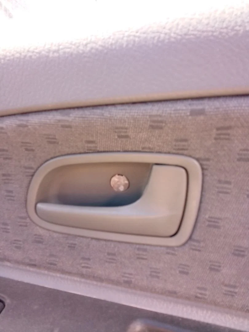Foto de MANETA INTERIOR DELANTERA DERECHA KIA RIO (BC) 1.3 CAT (75 CV / 55 KW) referencia 82620FD000BT