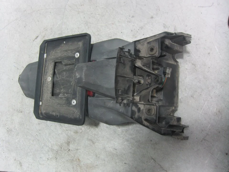 Foto de GUARDABARROS TRASERO HONDA PCX 125 125 cm3 - 9 kW (12 CV / 9 KW) referencia 80101-K96-J00