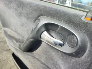 Foto de MANETA INTERIOR TRASERA IZQUIERDA OPEL VECTRA B BERLINA 2.0 DTI (101 CV / 74 KW) referencia 9134969