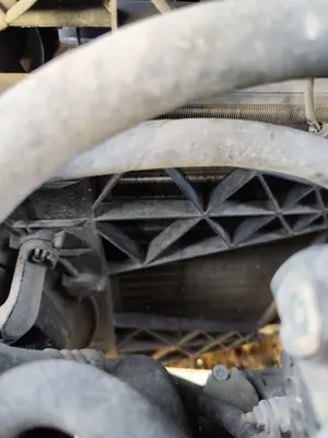 Foto de CONDENSADOR / RADIADOR  AIRE ACONDICIONADO VOLKSWAGEN POLO IV (9N3) 1.9 TDI (101 CV / 74 KW)