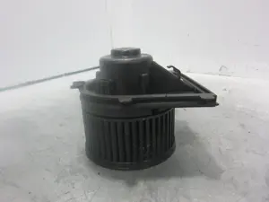 Foto de MOTOR CALEFACCION VOLKSWAGEN GOLF IV BERLINA (1J1)(10.1997) 1.9 TDI (101 CV / 74 KW) referencia 1J1819021B foto 4