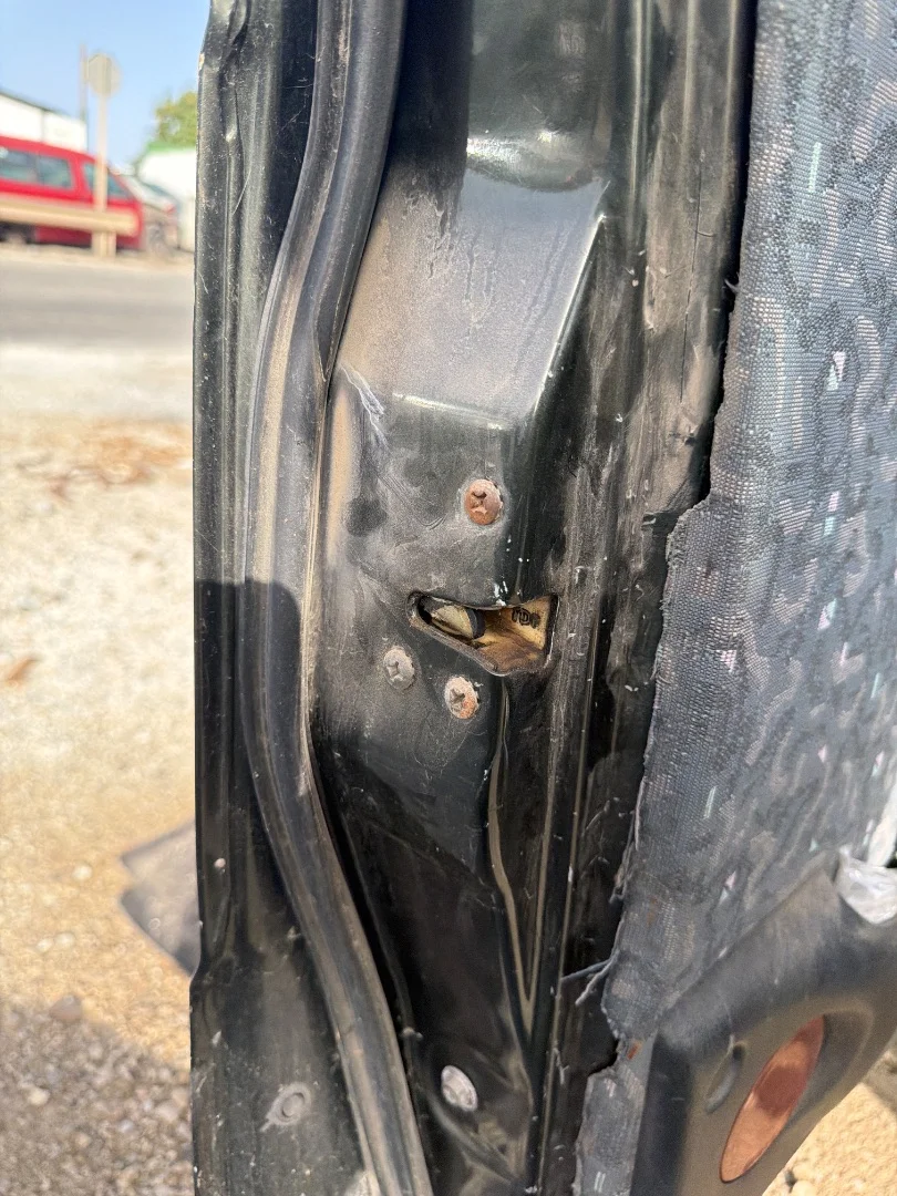 Foto de CERRADURA PUERTA DELANTERA IZQUIERDA MITSUBISHI GALLOPER (HYUNDAI)(02.1998) 2.5 Turbodiesel (105 CV / 77 KW)