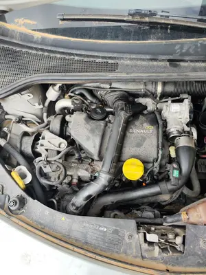 Foto de MOTOR COMPLETO RENAULT CLIO III 1.5 dCi Diesel FAP (75 CV / 55 KW) referencia K9K770 foto 3