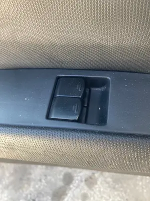 Foto de MANDO ELEVALUNAS DELANTERO IZQUIERDO NISSAN MICRA (K12E) 1.2 CAT (65 CV / 48 KW)
