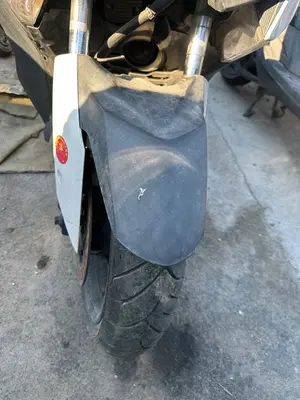 Foto de GUARDABARROS DELANTERO YAMAHA X-MAX 300 292 cm3 - 20.6 kW (0 CV / 0 KW)