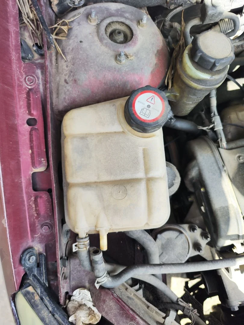 Foto de DEPOSITO EXPANSION FORD FOCUS BERLINA (CAK) 1.6 16V CAT (101 CV / 74 KW)