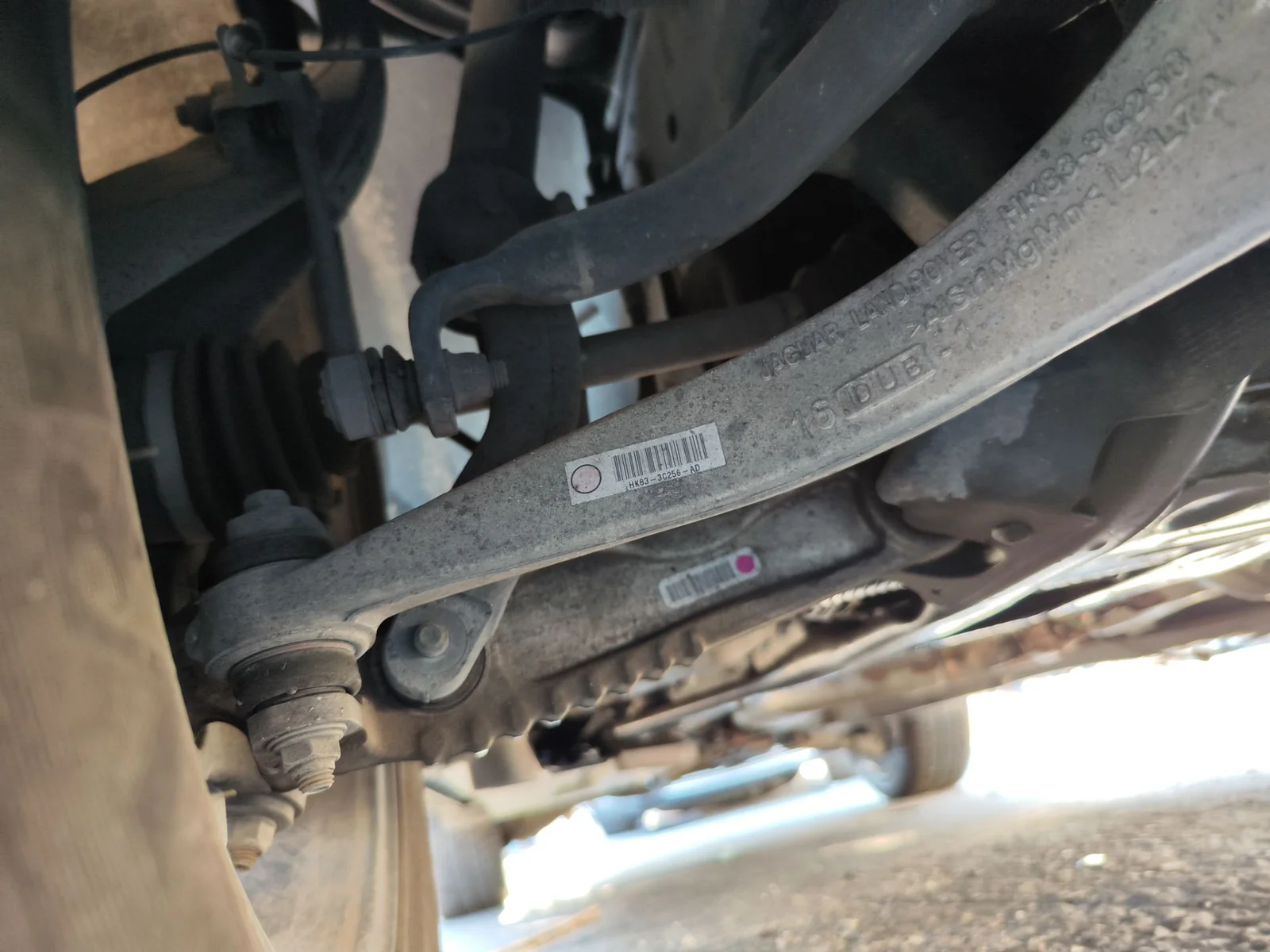 Foto de TRANSMISION DELANTERA DERECHA JAGUAR F-PACE 3.0 V6 Diesel CAT (301 CV / 221 KW) referencia HK833N128AA