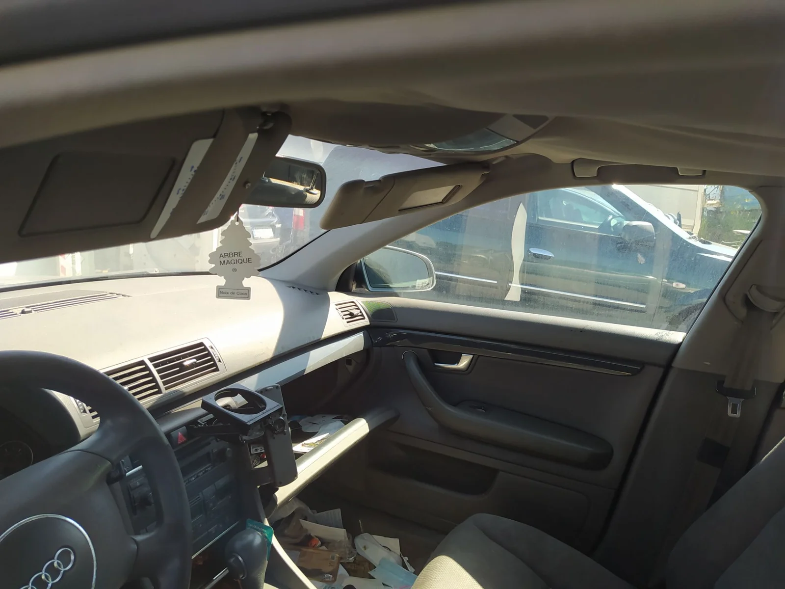 Foto de PARASOL DERECHO AUDI A4 AVANT (8E) 1.9 TDI (131 CV / 96 KW)