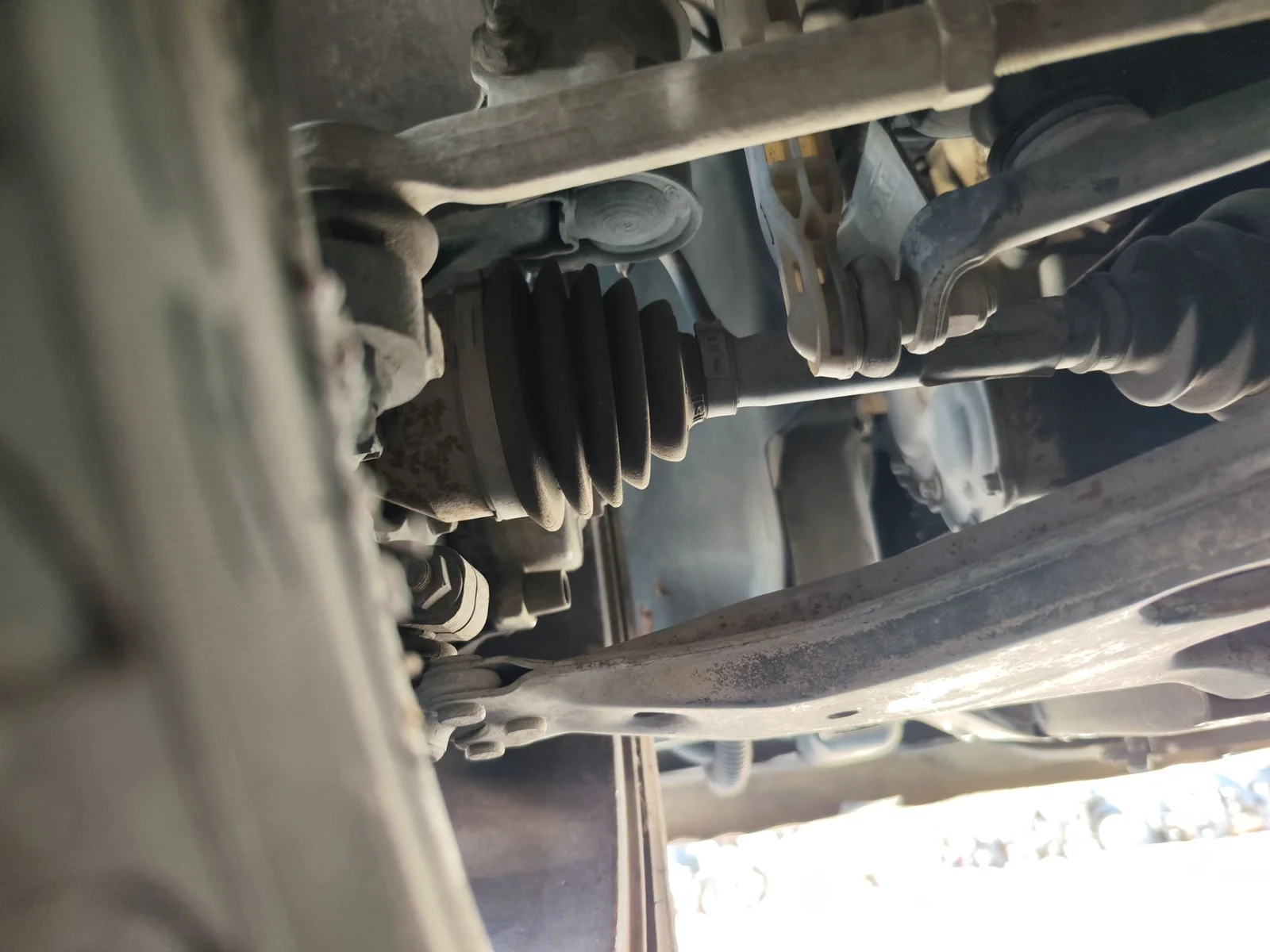 Foto de BRAZO SUSPENSION DELANTERO IZQUIERDO OPEL ASTRA H GTC 1.7 16V CDTI (101 CV / 74 KW)