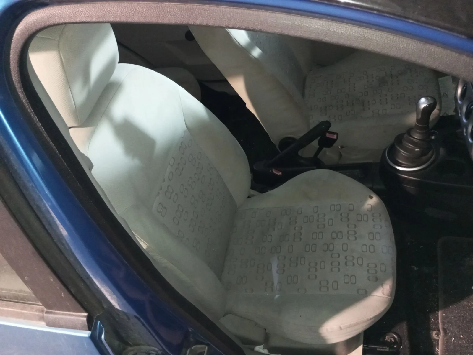 Foto de ASIENTO DELANTERO DERECHO FORD FIESTA (CBK) 1.25 16V CAT (69 CV / 51 KW) referencia 1566599