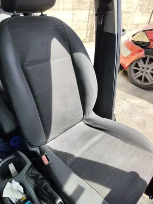 Foto de ASIENTO DELANTERO IZQUIERDO FORD C-MAX (CB3)(2007) 1.8 TDCi Turbodiesel CAT (116 CV / 85 KW) foto 2