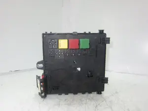 Foto de CAJA RELES / FUSIBLES OPEL VECTRA C BERLINA referencia 13205776 foto 8