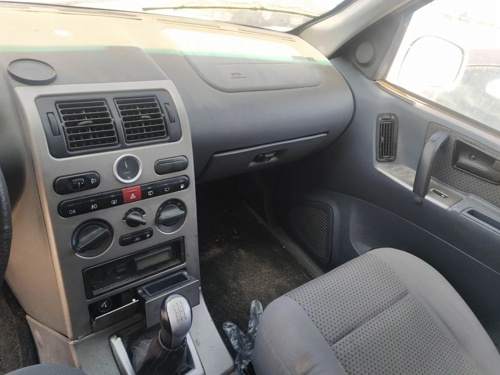 Foto de GUANTERA TATA SAFARI (1998) 3.0 TDI (114 CV / 84 KW) referencia 269968906329