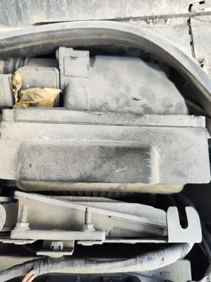 Foto de CAJA FILTRO AIRE RENAULT SCENIC II (JM) 1.5 dCi Diesel (101 CV / 74 KW) referencia 8200369798 foto 2