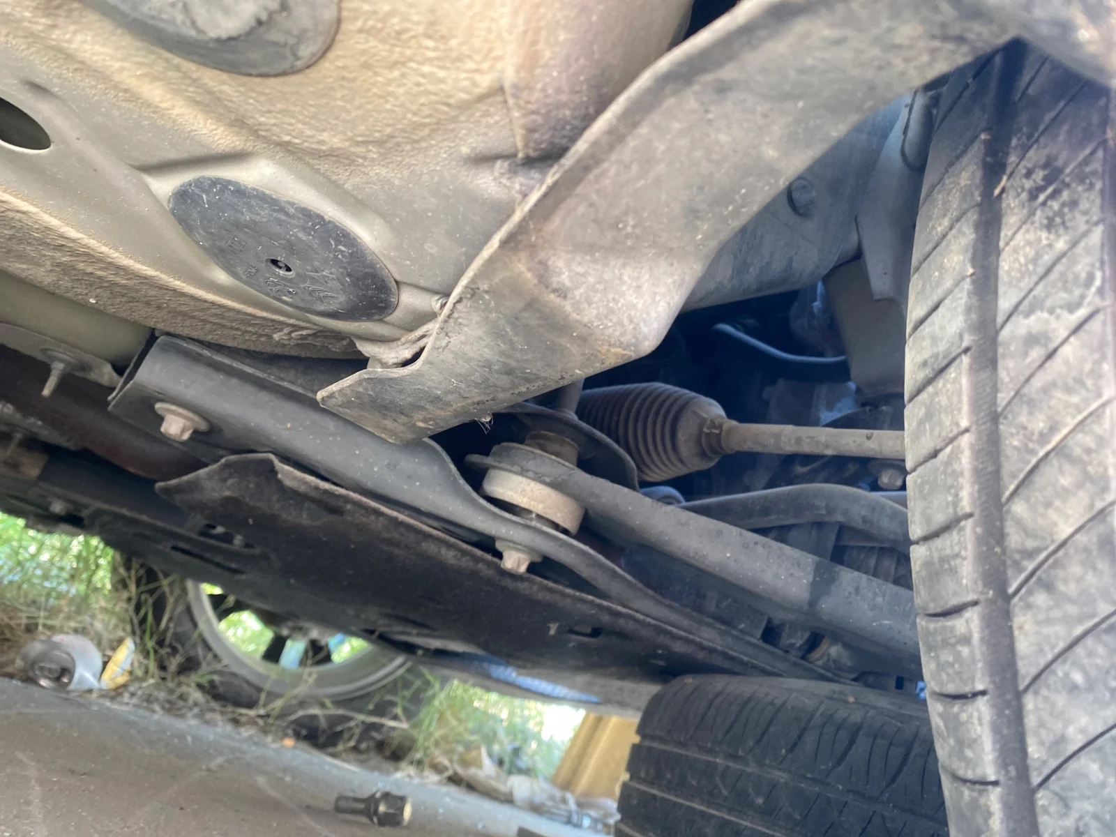 Foto de PUENTE DELANTERO PEUGEOT 208 (P2) 1.2 PureTech (74 CV / 55 KW) referencia 9841133480