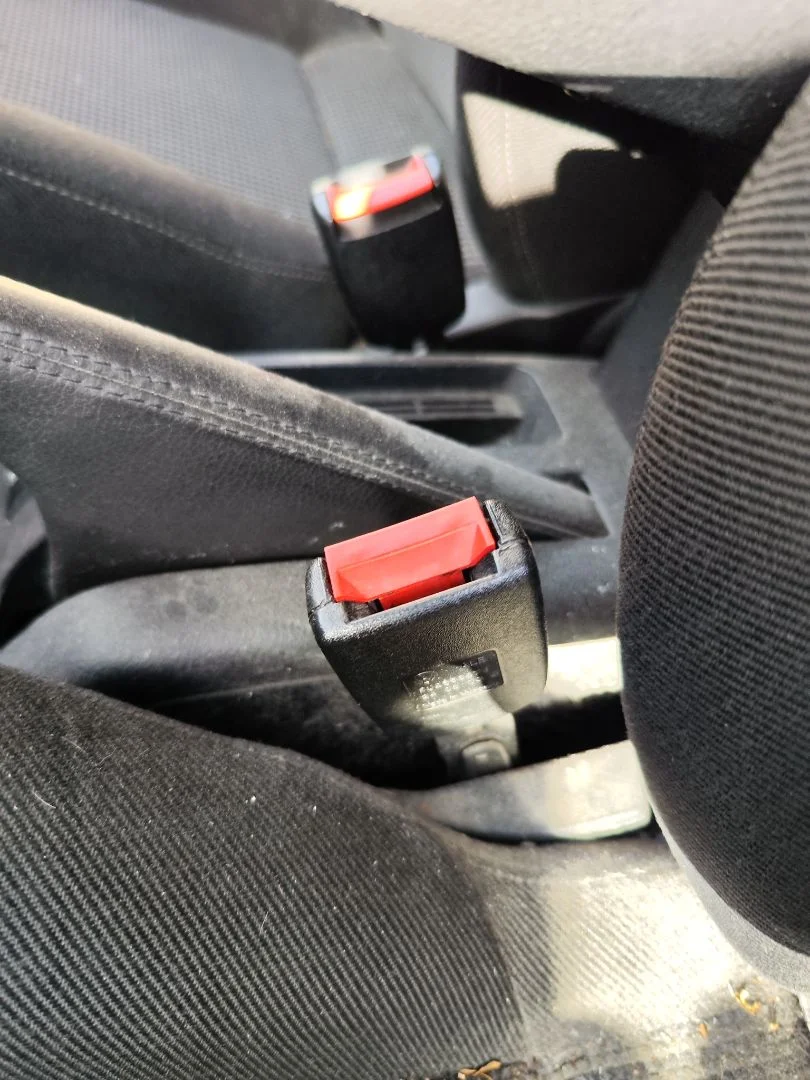 Foto de PRETENSOR AIRBAG IZQUIERDO VOLKSWAGEN GOLF IV BERLINA (1J1)(10.1997) 2.0 (116 CV / 85 KW)