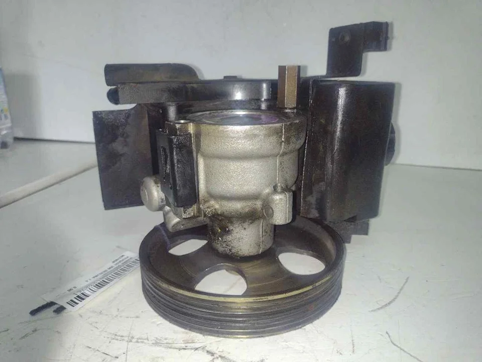 Foto de BOMBA DIRECCION PEUGEOT 206 referencia 9637058