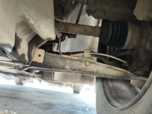 Foto de BRAZO SUSPENSION DELANTERO IZQUIERDO RENAULT SCENIC II (JM) 1.9 dCi Diesel (120 CV / 88 KW)