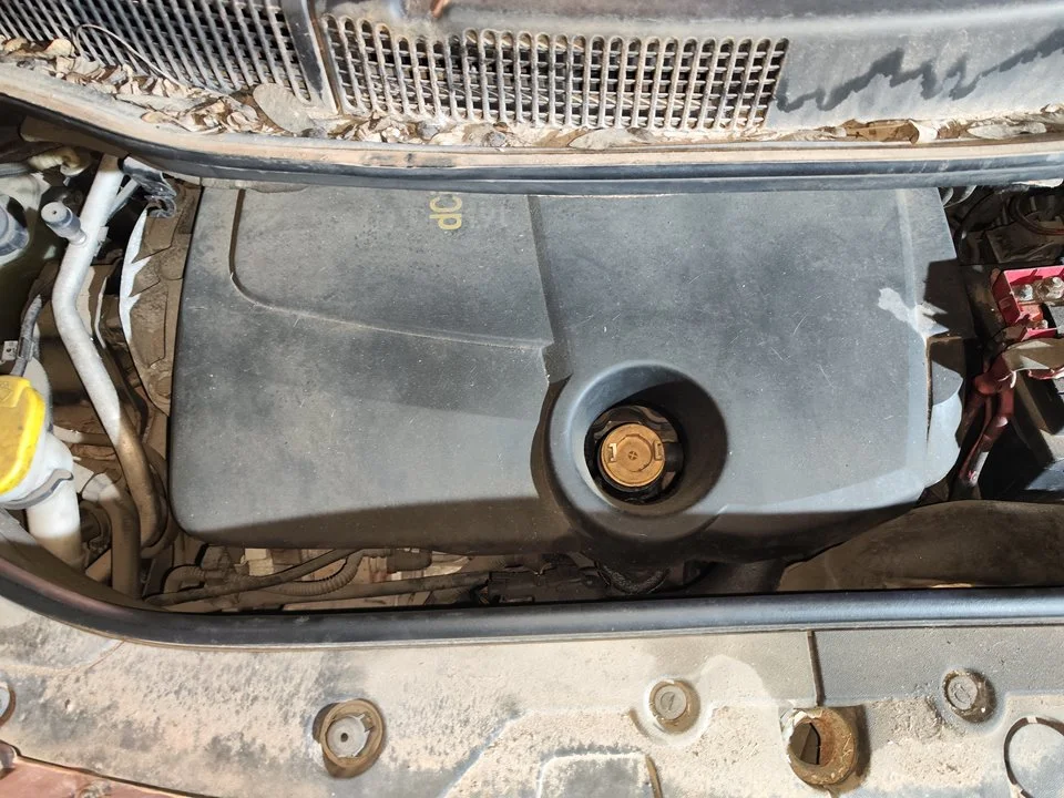 Foto de TAPA MOTOR RENAULT SCENIC II (JM) 1.9 dCi Diesel (120 CV / 88 KW)