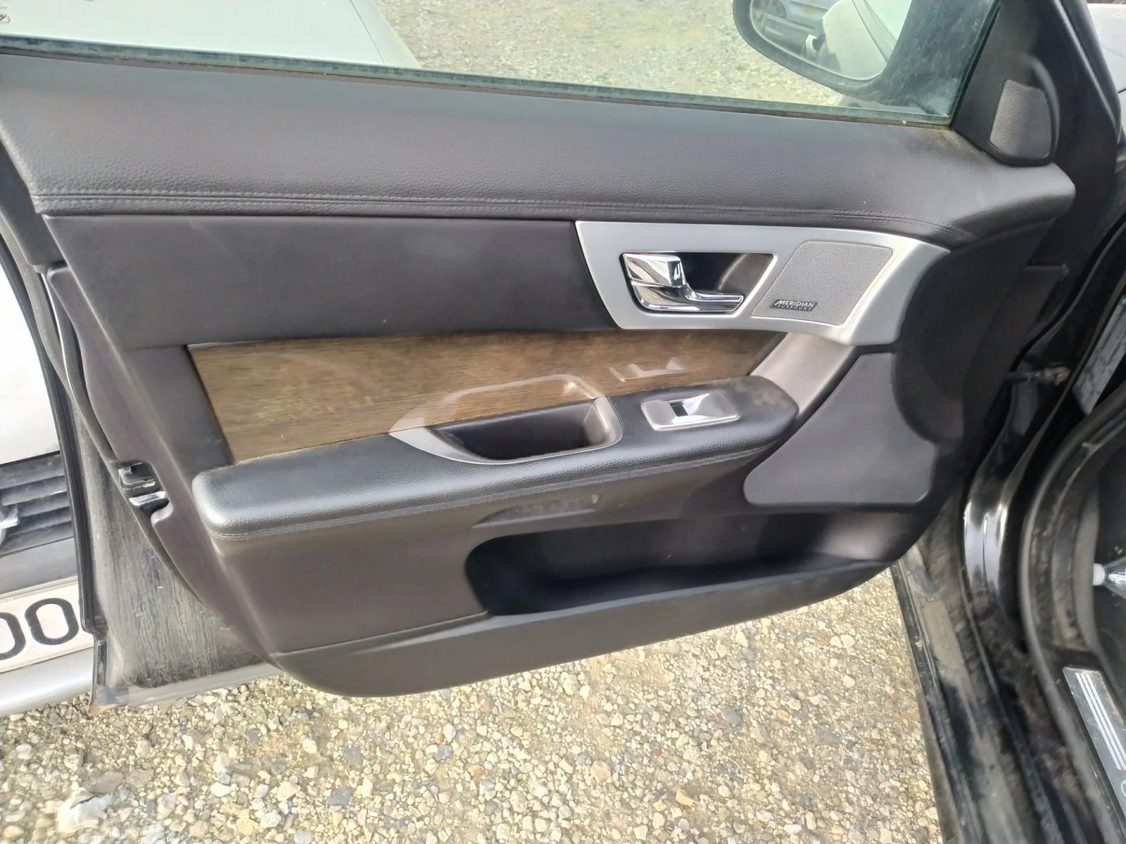 Foto de MANETA ELEVALUNAS DELANTERA IZQUIERDA JAGUAR XF 3.0 V6 Diesel CAT (241 CV / 177 KW)