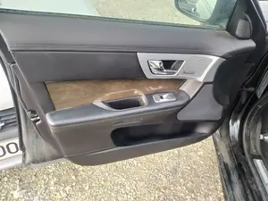 Foto de MANETA ELEVALUNAS DELANTERA IZQUIERDA JAGUAR XF 3.0 V6 Diesel CAT (241 CV / 177 KW)