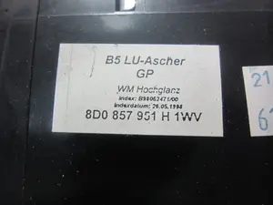 Foto de CENICERO AUDI A4 BERLINA (B5) 1.8 20V (125 CV / 92 KW) referencia 8D0857951H foto 3