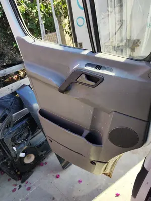 Foto de GUARNECIDO PUERTA DELANTERA IZQUIERDA MERCEDES-BENZ SPRINTER II FURGÓN 2.1 CDI CAT (88 CV / 65 KW) referencia A9067270071 7J69