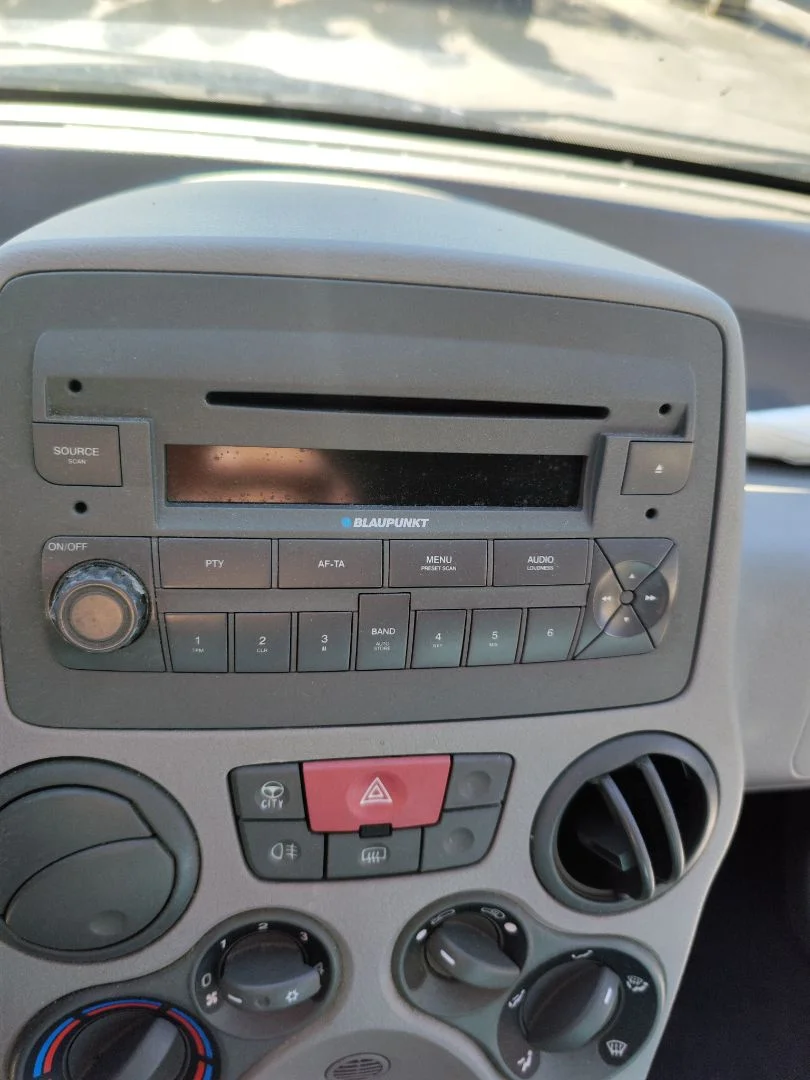Foto de SISTEMA AUDIO / RADIO CD FIAT II PANDA (169) 1.2 CAT (60 CV / 44 KW)