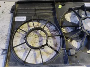 Foto de ELECTROVENTILADOR RADIADOR AIRE ACONDICIONADO VOLKSWAGEN CADDY (2K)(02.2004) 1.9 TDI (105 CV / 77 KW) referencia 1K0121207 foto 8