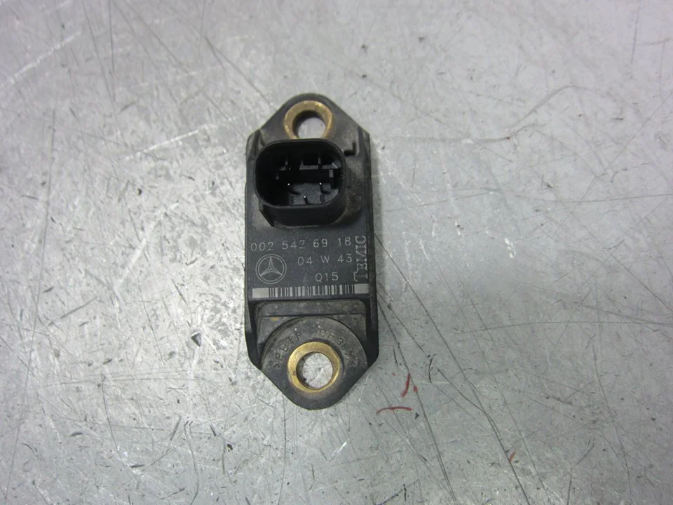 Foto de SENSOR MERCEDES-BENZ CLS (BM 219) 5.0 V8 24V CAT (306 CV / 225 KW) referencia 0025426918