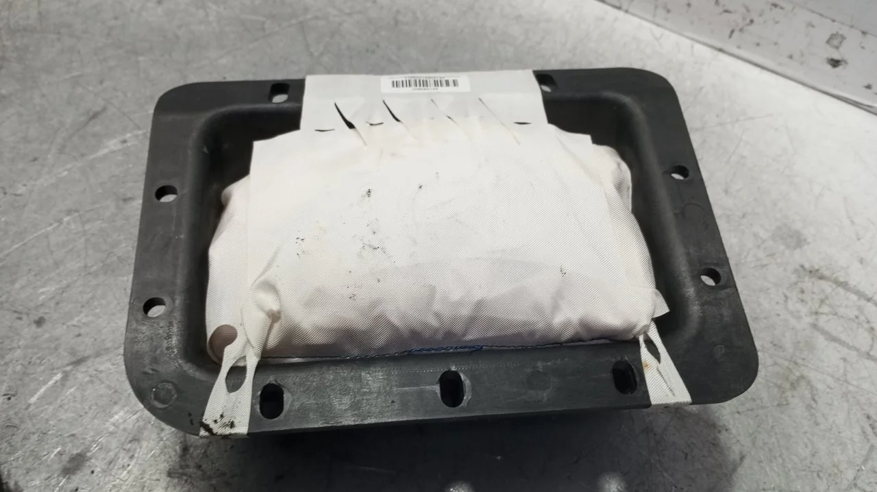 Foto de AIRBAG DELANTERO DERECHO PEUGEOT 5008 1.6 HDi FAP (112 CV / 82 KW) referencia 9803188580
