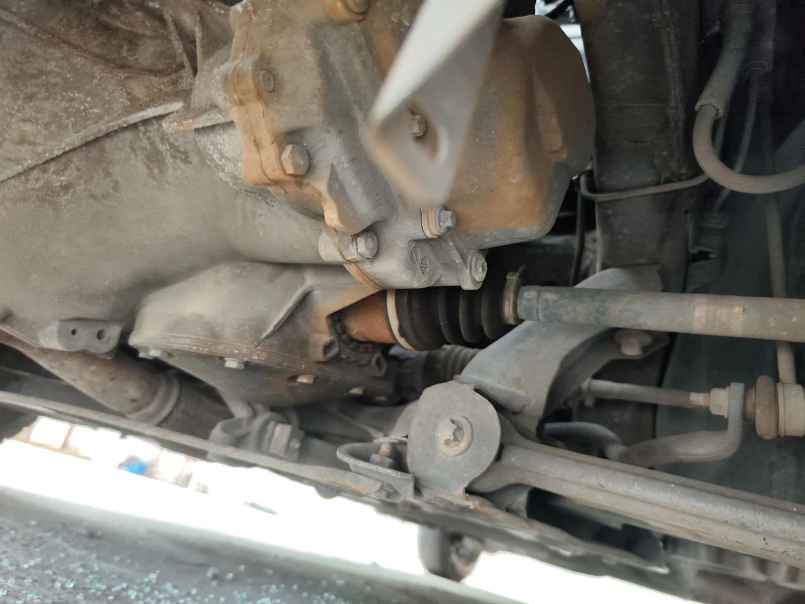 Foto de EJE DELANTERO / CUNA MOTOR OPEL CORSA D 1.3 16V CDTI (75 CV / 55 KW)