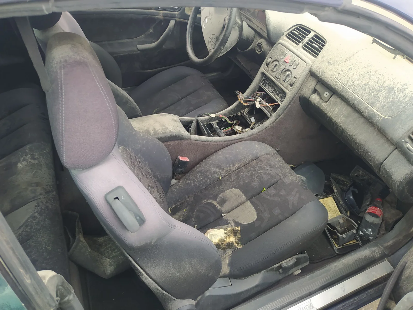 Foto de AIRBAG LATERAL DERECHO MERCEDES-BENZ CLK (BM 208) CABRIO 2.0 16V CAT (136 CV / 100 KW) referencia A1708600405