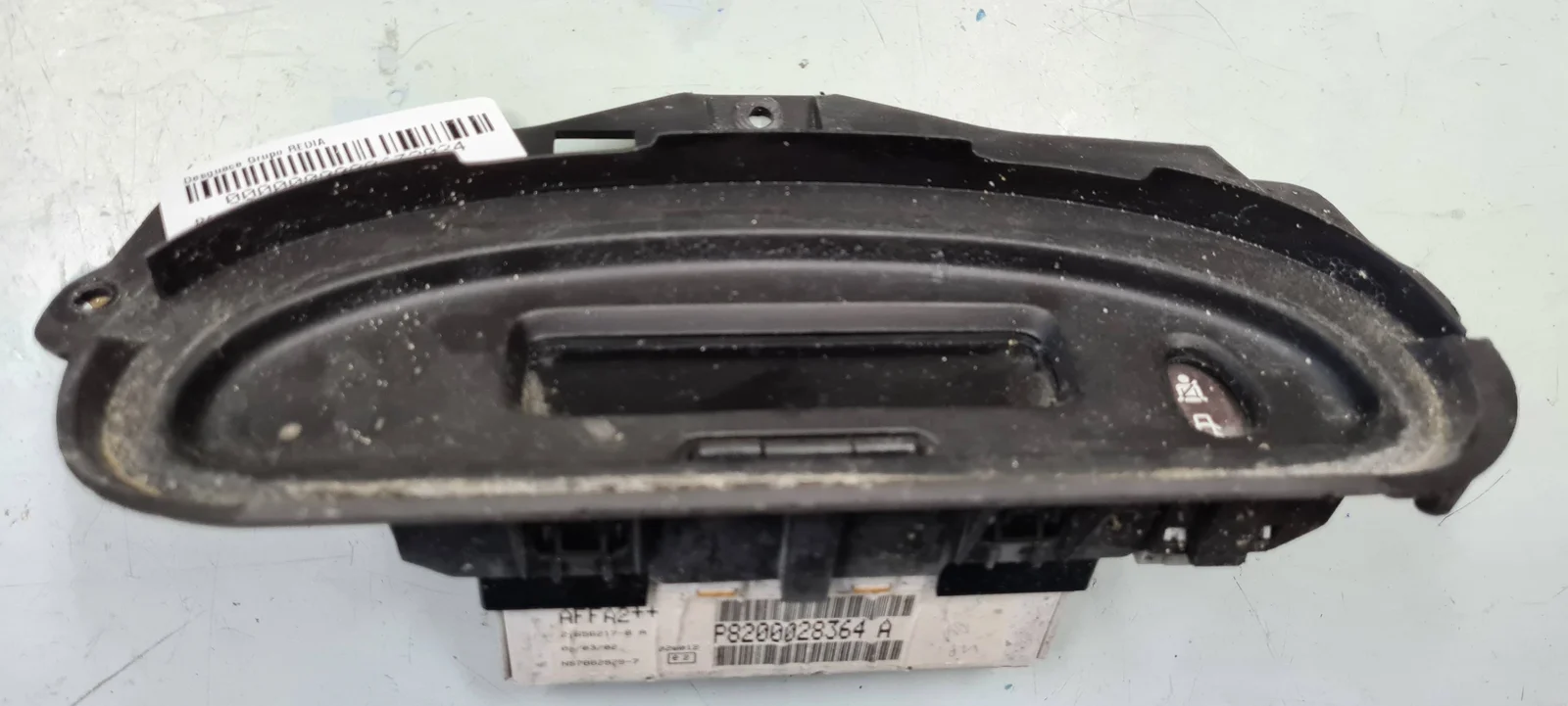 Foto de PANTALLA MULTIFUNCION RENAULT CLIO II FASE II (B/CB0) referencia 8200028364A