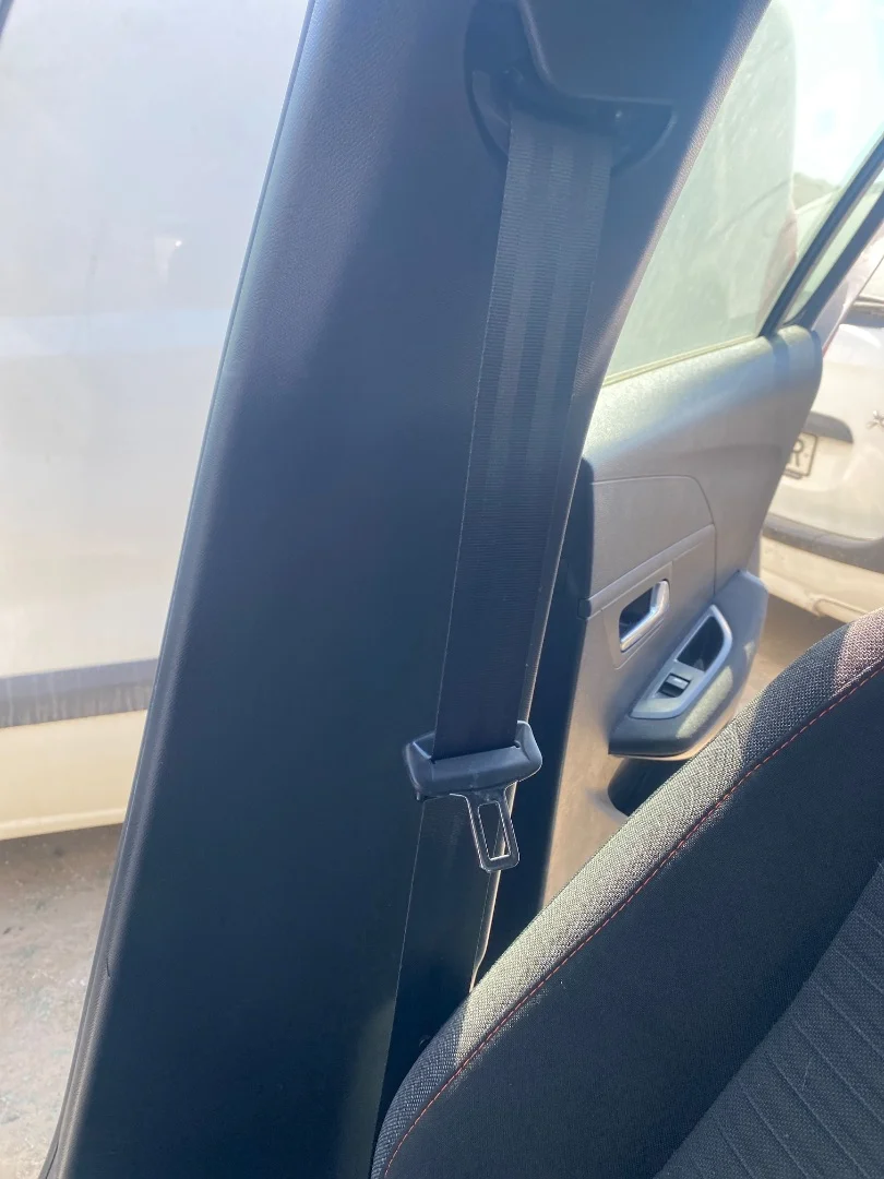 Foto de CINTURON SEGURIDAD DELANTERO DERECHO PEUGEOT 208 (P2) 1.2 PureTech (74 CV / 55 KW)