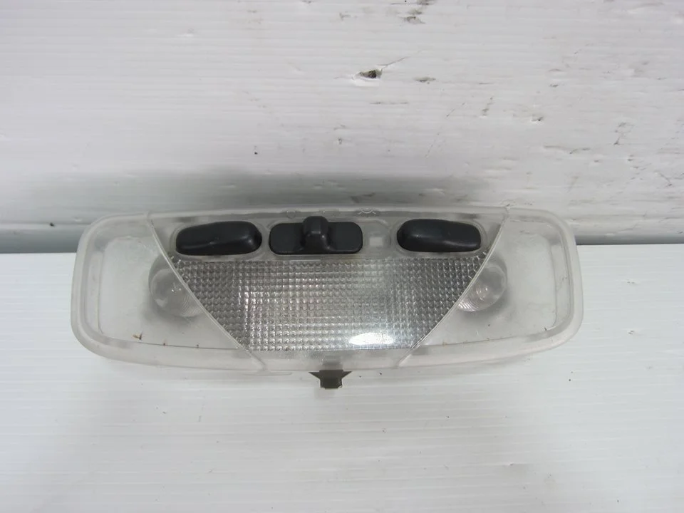 Foto de LUZ INTERIOR FORD FOCUS BERLINA (CAK) 1.6 16V CAT (101 CV / 74 KW) referencia 13K767AC