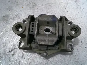 Foto de SOPORTE MOTOR IZQUIERDO FORD MONDEO BERLINA (GE) 2.0 16V DI TD CAT (116 CV / 85 KW) referencia 1S717M122 foto 1