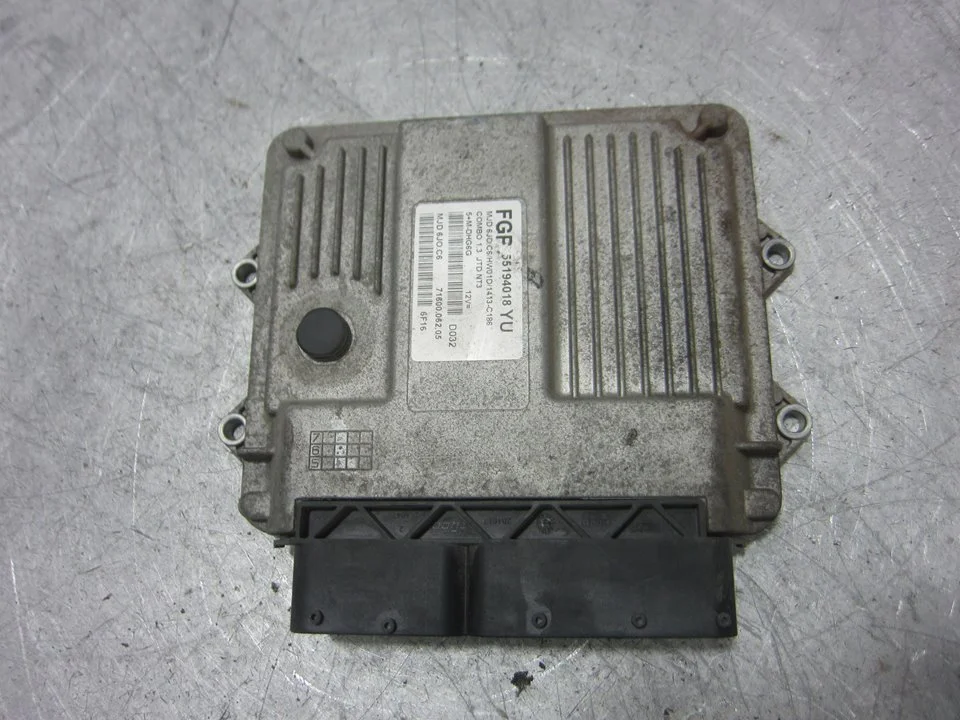 Foto de CENTRALITA MOTOR UCE OPEL COMBO (CORSA C) 1.3 16V CDTI CAT (Z 13 DT / LN9) (69 CV / 51 KW) referencia 55194018