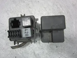 Foto de CAJA RELES / FUSIBLES SEAT LEON (1M1) 1.8 20V (125 CV / 92 KW) referencia 1J0941391