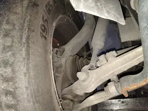 Foto de MANGUETA DELANTERA DERECHA VOLKSWAGEN PASSAT BERLINA (3B2) 1.9 TDI (110 CV / 81 KW) referencia 8D0407257AM