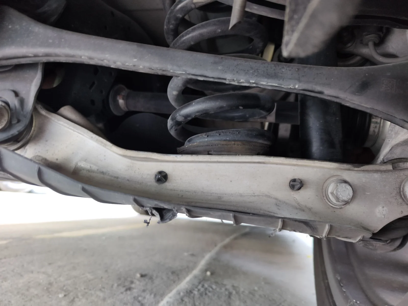 Foto de BRAZO SUSPENSION TRASERO DERECHO AUDI Q5 FYG Híbrido 220 kW (2.0 Ltr. - 195 kW TFSI) (299 CV / 220 KW) referencia 80A505311