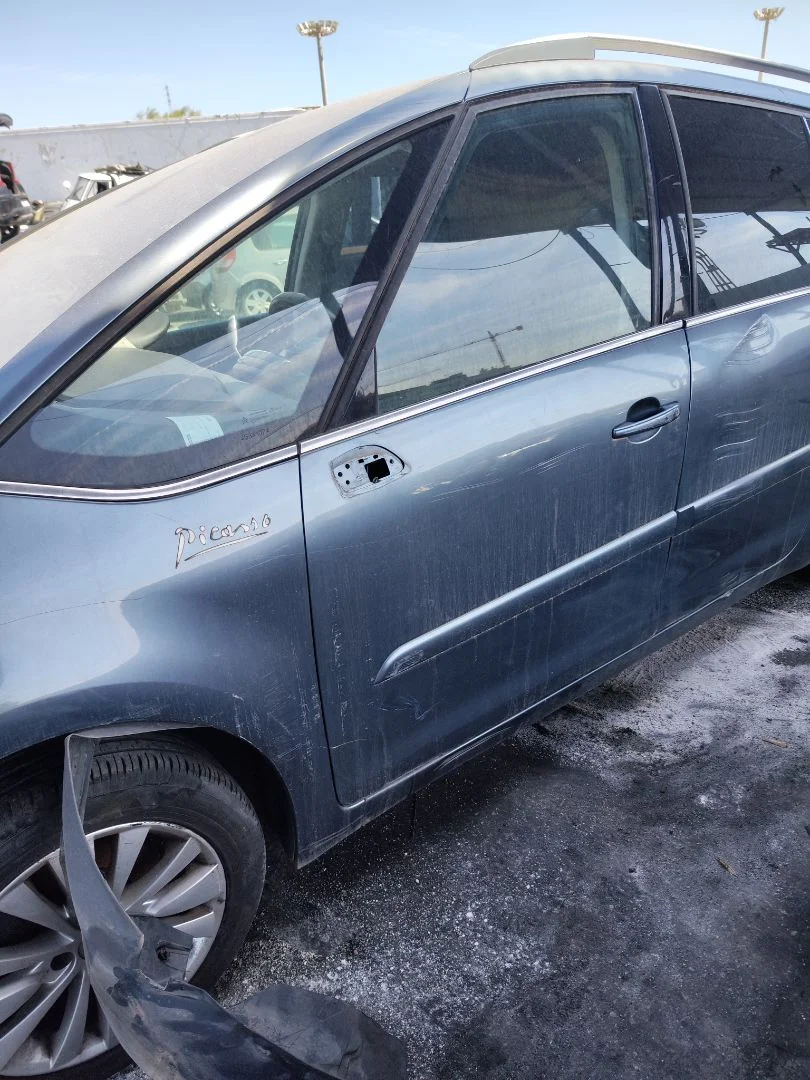 Foto de PUERTA DELANTERA IZQUIERDA CITROEN GRAND C4 PICASSO 1.6 16V HDi FAP (109 CV / 80 KW)