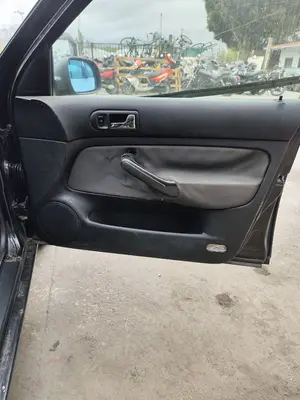Foto de GUARNECIDO PUERTA DELANTERA DERECHA VOLKSWAGEN BORA BERLINA (1J2)(1998) 1.9 TDI (110 CV / 81 KW)