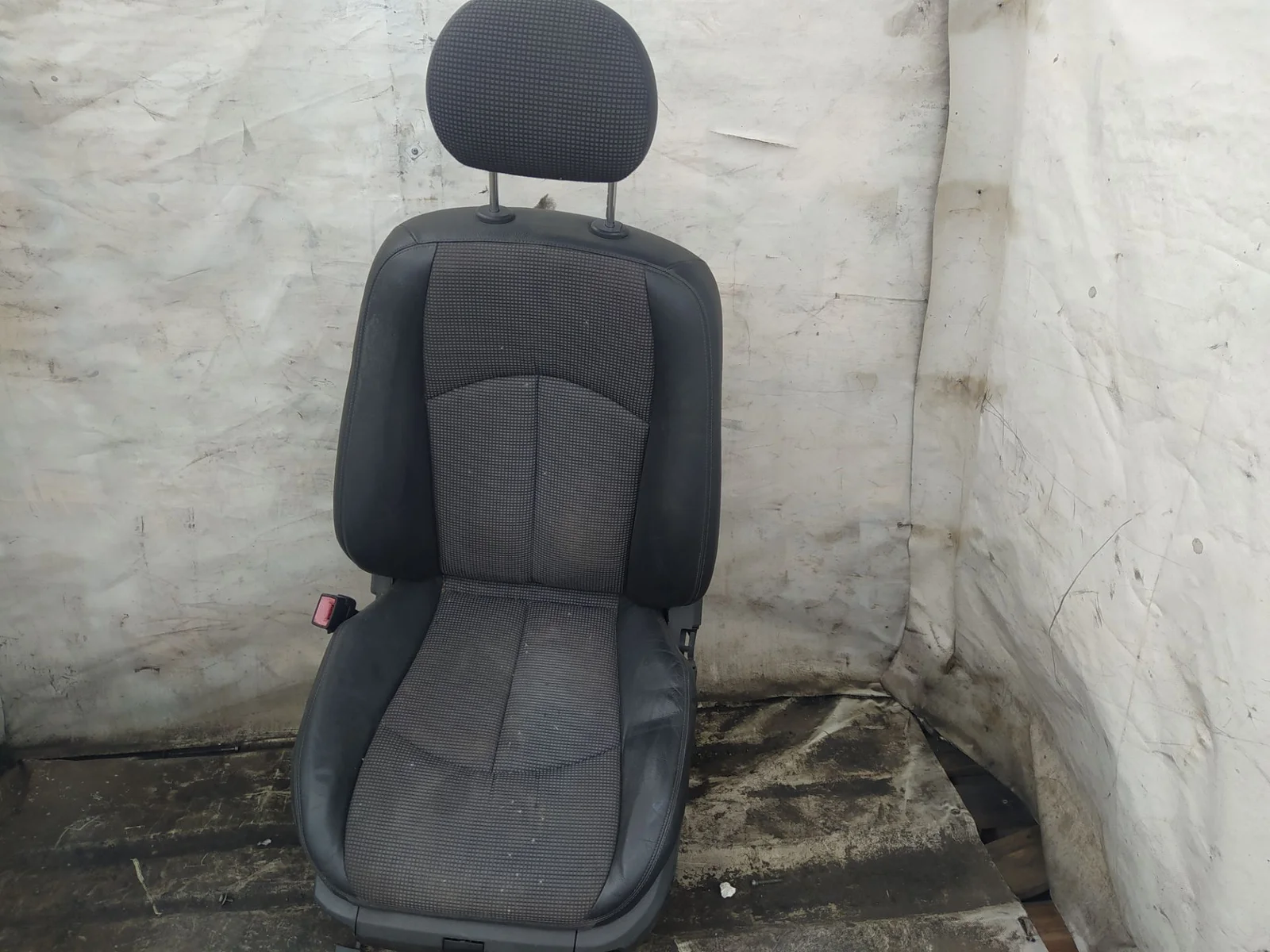 Foto de ASIENTO DELANTERO IZQUIERDO MERCEDES-BENZ CLS (BM 219) 3.0 CDI CAT (224 CV / 165 KW)
