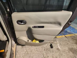 Foto de GUARNECIDO PUERTA TRASERA DERECHA RENAULT SCENIC II (JM) 1.9 dCi Diesel (120 CV / 88 KW) referencia 7701056977